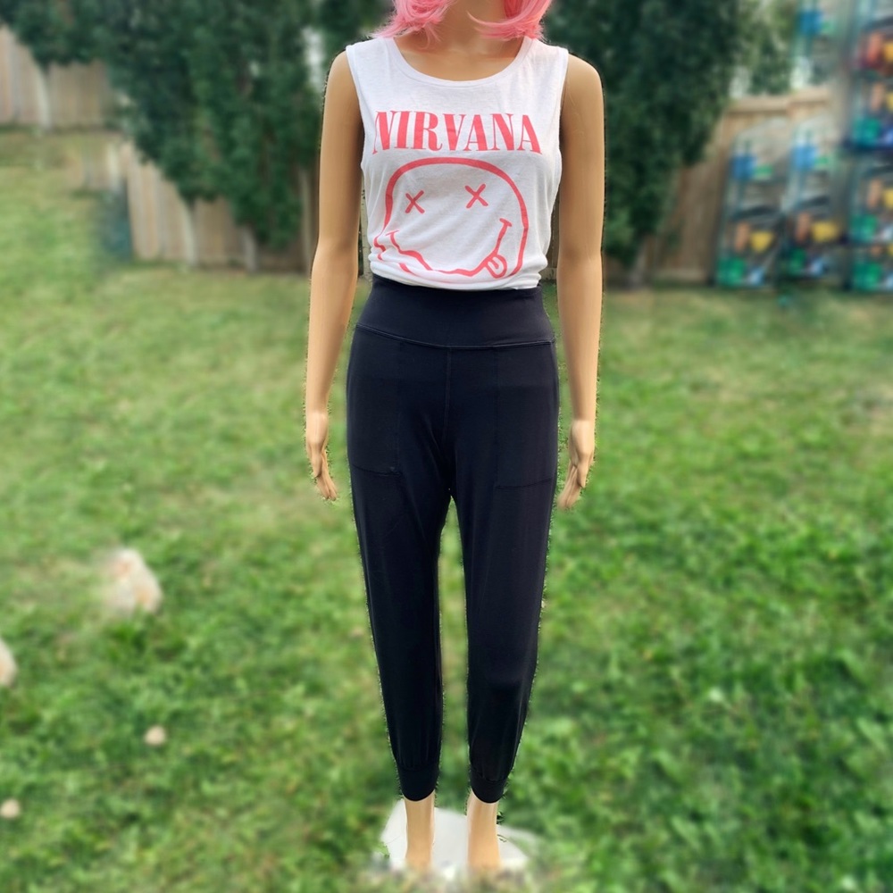 Nirvana sleeveless open-back shirt - Picture 8 of 14